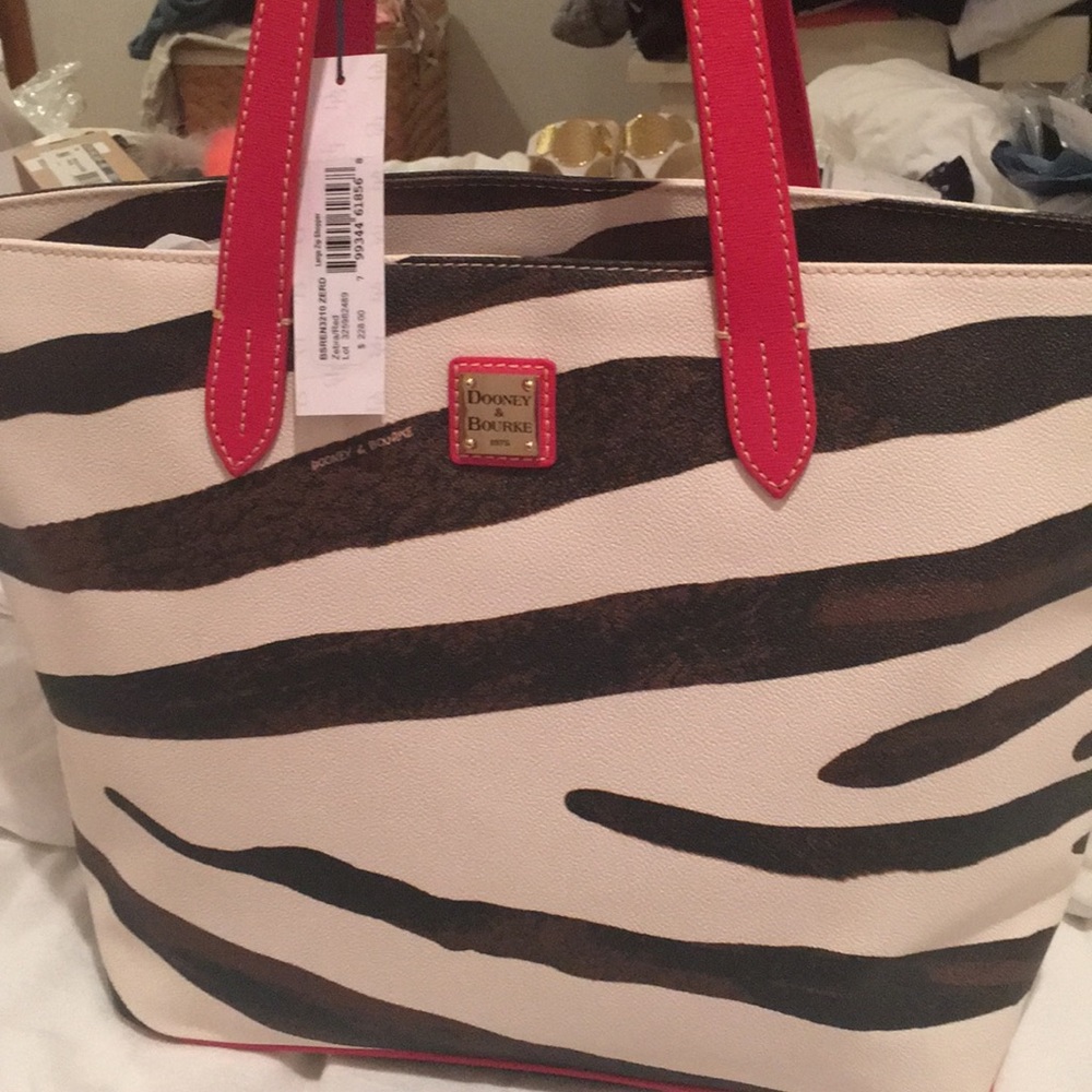 Dooney & Bourke large zip shopper